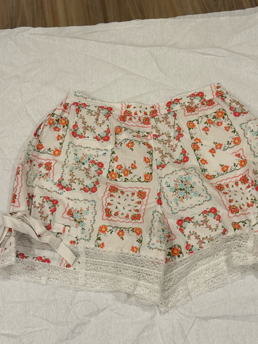 Free People Blooming Lace trim patchwork floral print Cotton Shorts - Picture 10 of 10